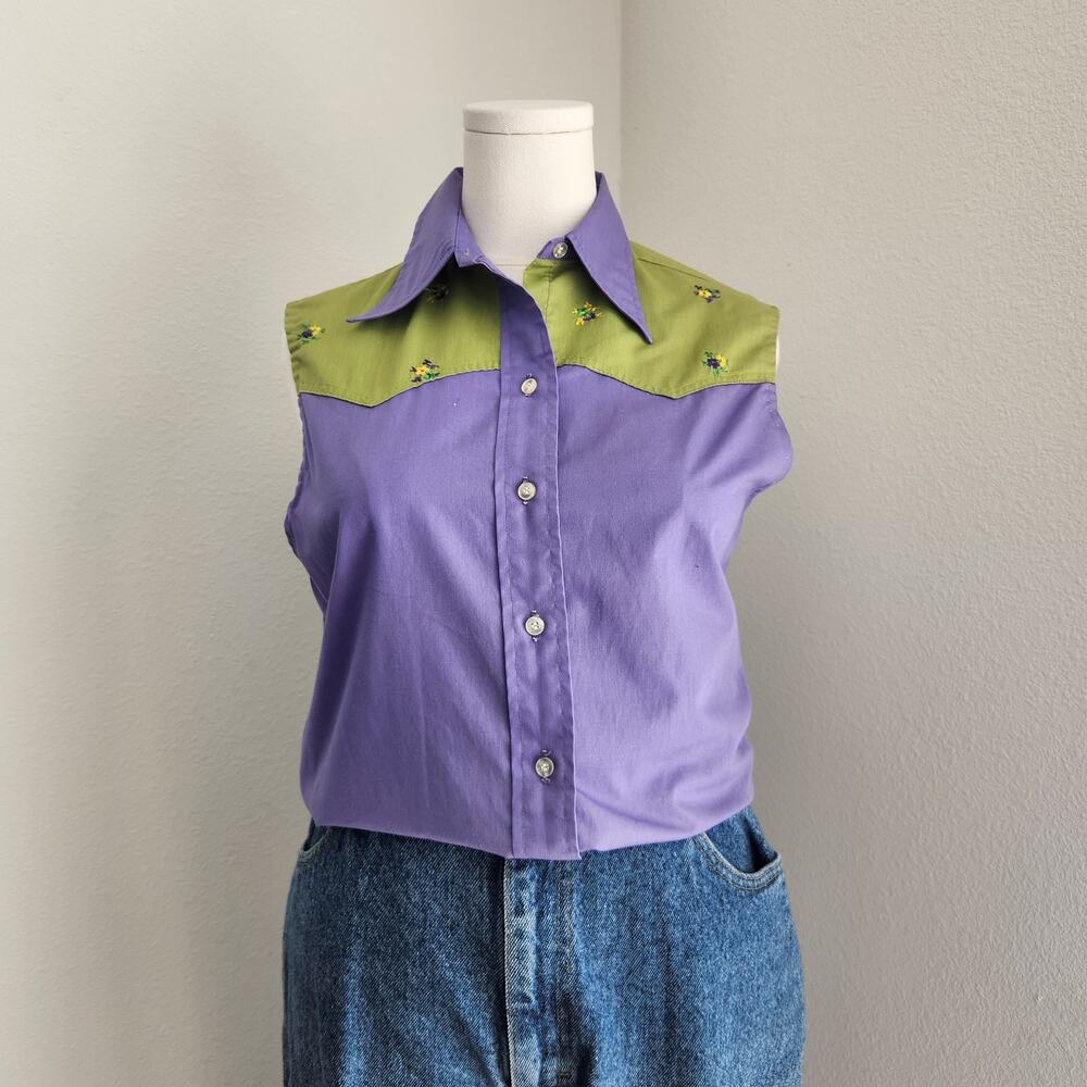 70s Vintage Western Style Purple Green Floral Sleeveless Shirt USA Poly Cotton M - Picture 2 of 5